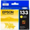 Cartucho Epson 133 amarillo original T133420 sellado sobre fondo blanco