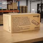Foto de toner Xerox 106R03623 caja original cerrada en almacén.