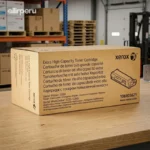 Foto de toner Xerox 106R03623 caja original cerrada en almacén.