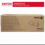 Cartucho de tóner Xerox 106R03943 negro fuera de la caja sobre superficie blanca